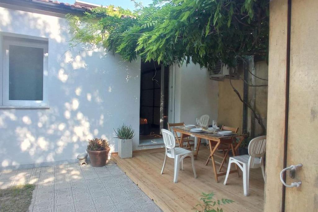 L'approdo Di Enea Sotto La Pergola