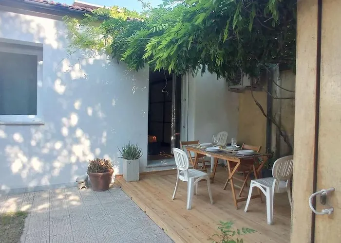 L\'Approdo Di Enea Sotto La Pergola